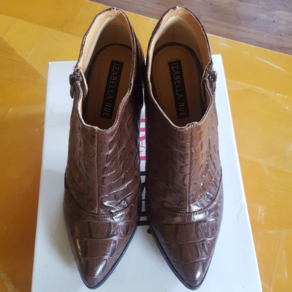 Izabella Rue Shoes - 🍁🍁🍁Brown Fall Booties 🍁🍁🍁